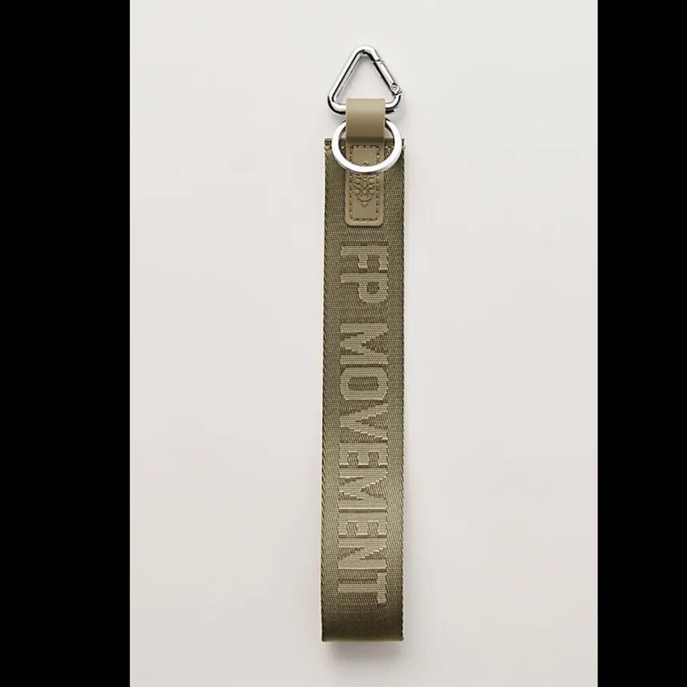 NWT FP MOVEMENT BY FREE PEOPLE THERE IT IS KEYRING